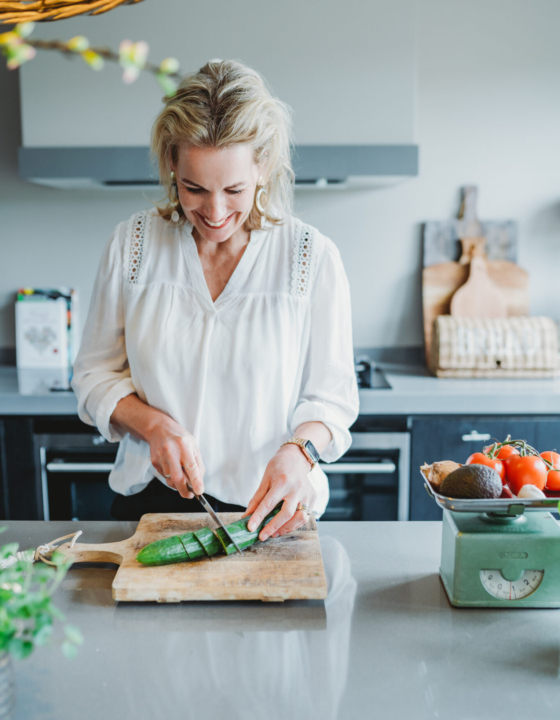 De krachtige connectie tussen hormonen, huid en lever
