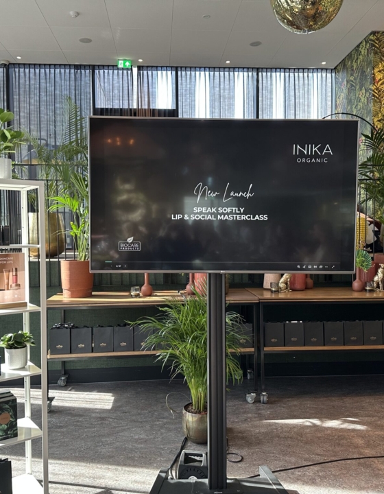INIKA Organic inspireert met “Speak Softly” Lip & Social Masterclass