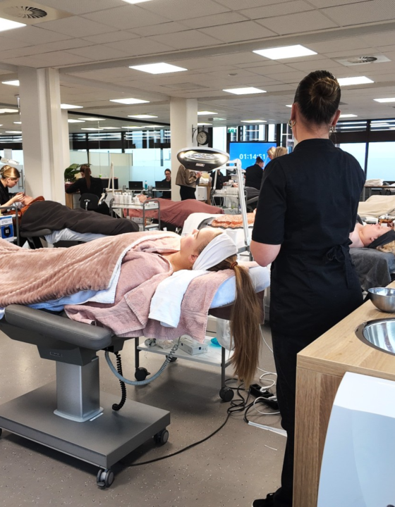 Finalisten vakwedstrijd Schoonheidsspecialist bekend: mbo-talent maakt zich op voor Skills The Finals 2026