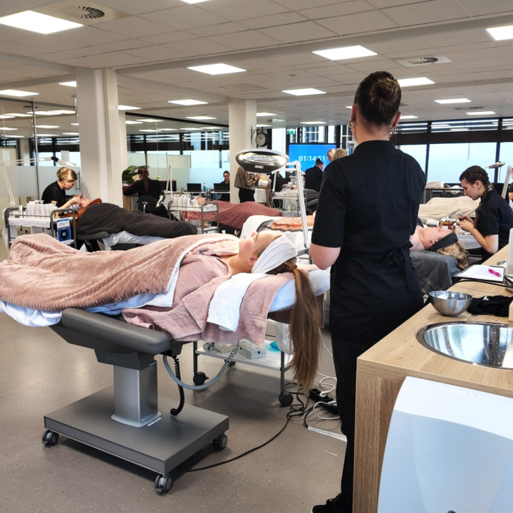 Finalisten vakwedstrijd Schoonheidsspecialist bekend: mbo-talent maakt zich op voor Skills The Finals 2026