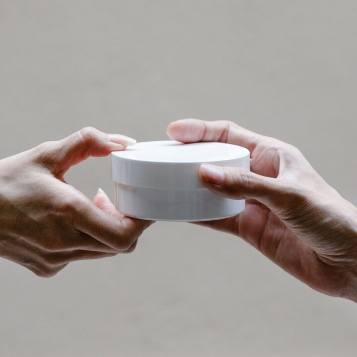 Wie betaalt de prijs van veiligere cosmetica?