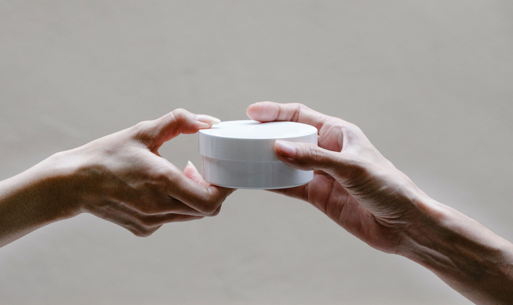 Wie betaalt de prijs van veiligere cosmetica?