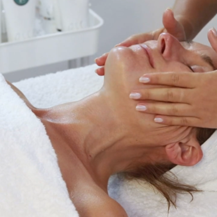 Esse introduceert Menopause Massage
